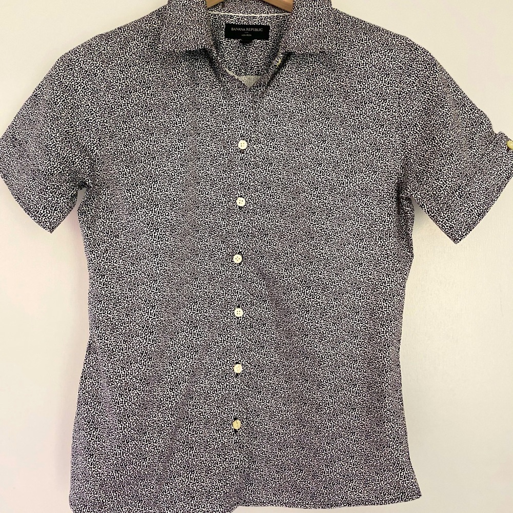 Cute, neutral shirt. Great for summer!